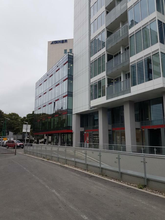 פוזנן Apartament Towarowa 37 מראה חיצוני תמונה