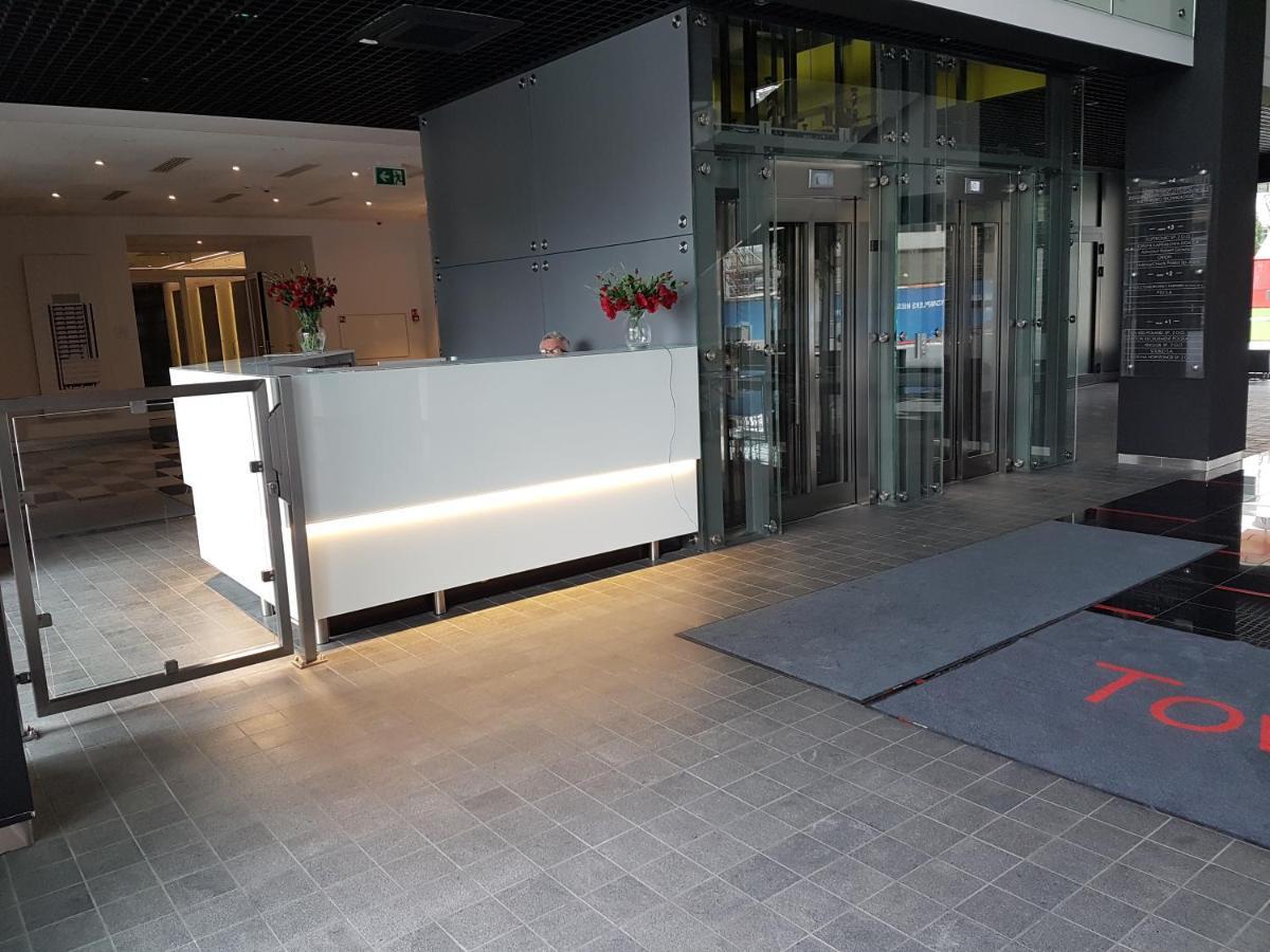 פוזנן Apartament Towarowa 37 מראה חיצוני תמונה